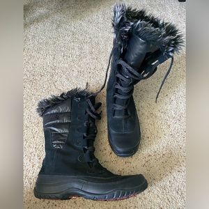 Women’s The North Face snow boots. Sz. 8.